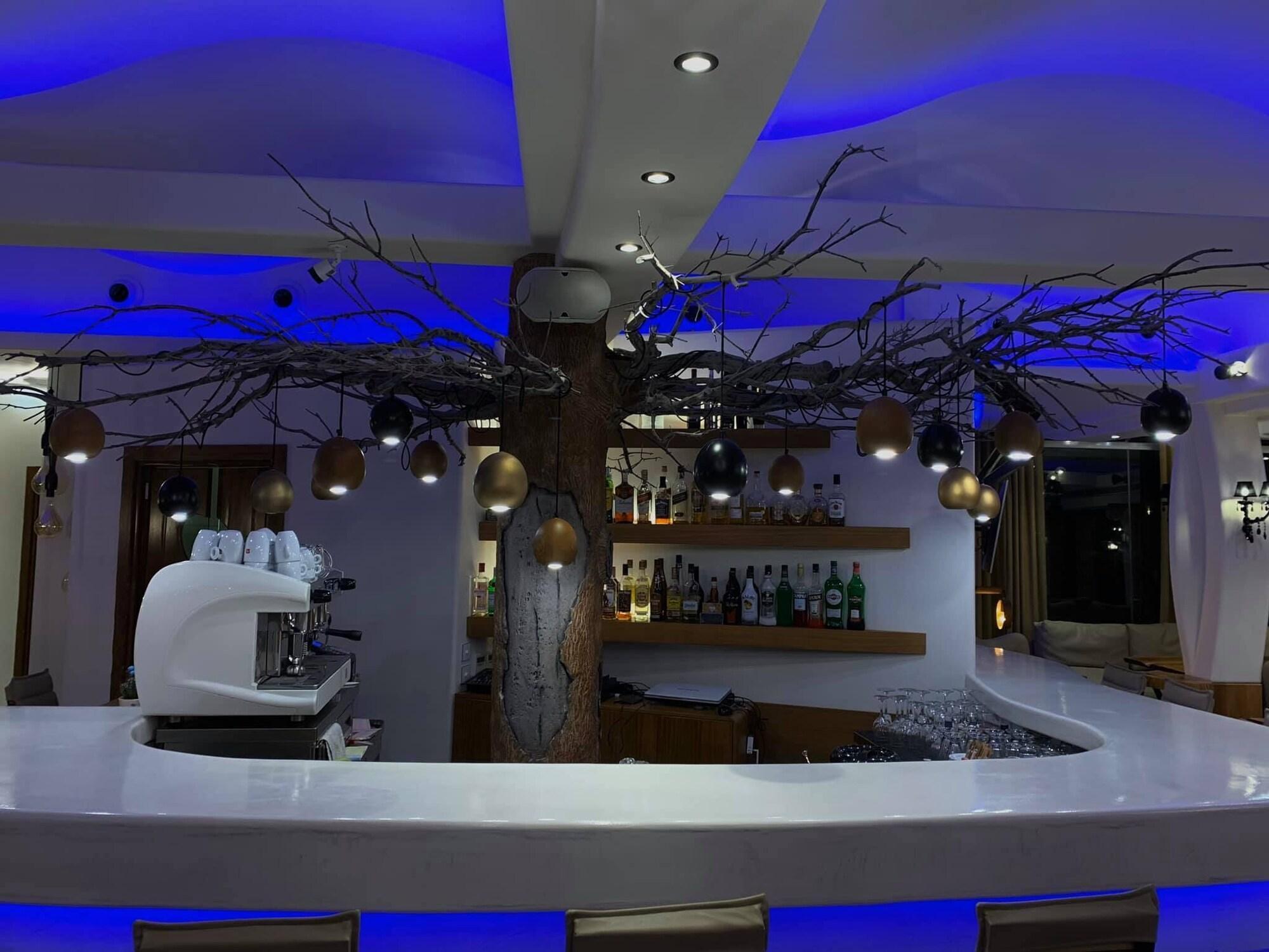 Manos 4* Картерадос